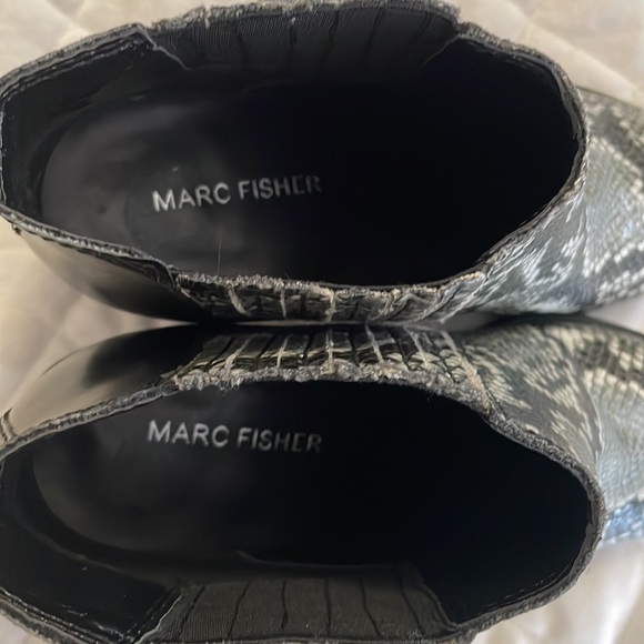 Marc Fisher Black Snake Chelsea Booties Size 6.5 - Picture 8 of 9